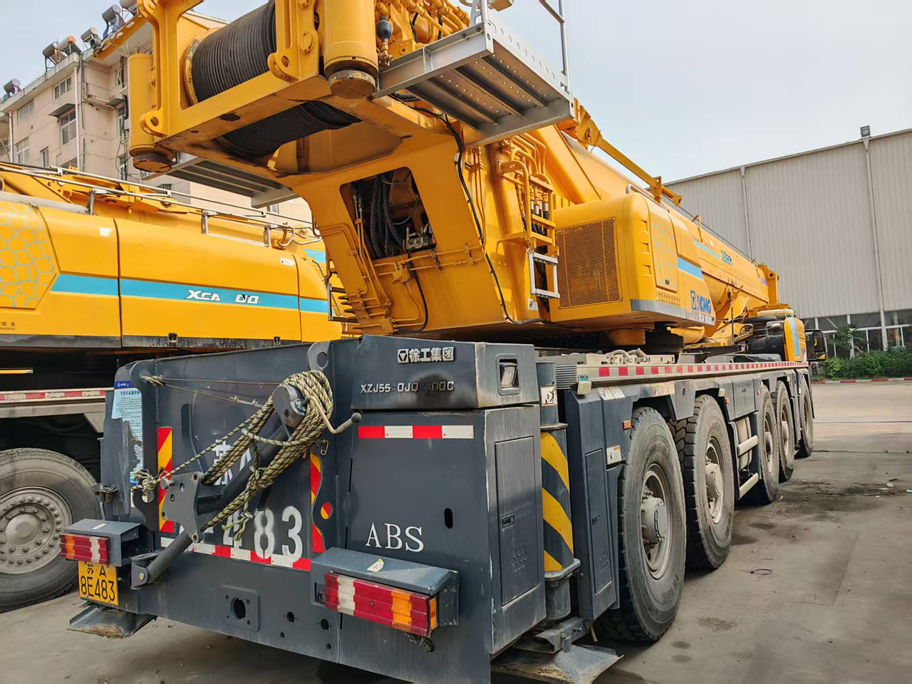 XCMG Official Used Mobile Crane XCA300L8 300Ton 8-Section Truck Crane Hot Sale - Visurgājējs celtnis: foto 3 XCMG Official Used Mobile Crane XCA300L8 300Ton 8-Section Truck Crane Hot Sale - Visurgājējs celtnis: foto 3
