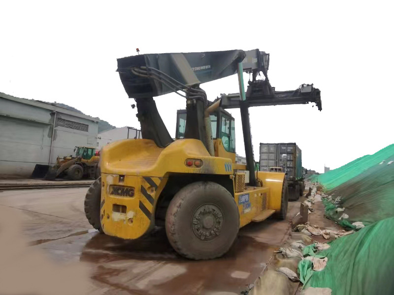 XCMG Official Used Mobile Reach Stacker 45 Tons XCS4531K For Container Price List - Sānu konteineru krāvējs: foto 3 XCMG Official Used Mobile Reach Stacker 45 Tons XCS4531K For Container Price List - Sānu konteineru krāvējs: foto 3