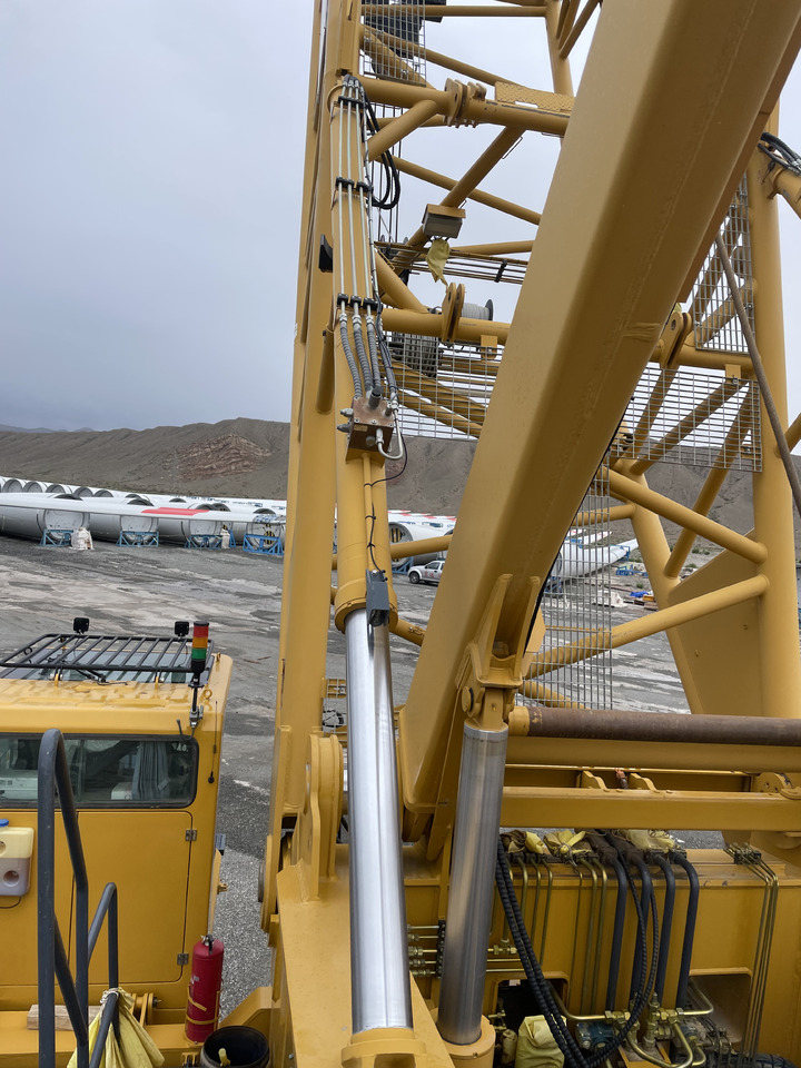 XCMG Official Used Telescopic Crawler Crane XGC11000A 1000 Ton Heavy Duty Lattice Boom Crawler Crane Sale - Kāpurķēžu celtnis: foto 4 XCMG Official Used Telescopic Crawler Crane XGC11000A 1000 Ton Heavy Duty Lattice Boom Crawler Crane Sale - Kāpurķēžu celtnis: foto 4