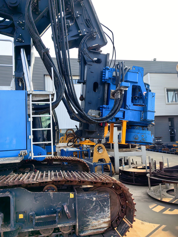 XCMG Official Used rotary drilling rig XR240E 80m Hydraulic Piling Rig Machine For Sale - Urbšanas mašīna: foto 4 XCMG Official Used rotary drilling rig XR240E 80m Hydraulic Piling Rig Machine For Sale - Urbšanas mašīna: foto 4