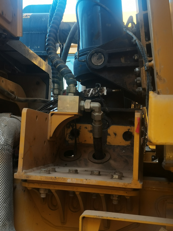 XCMG Official XDR80T 70 Ton 6x4 Dump Tuck Used Tipper Dump Truck Price - Bezceļu pašizgāzējs: foto 4 XCMG Official XDR80T 70 Ton 6x4 Dump Tuck Used Tipper Dump Truck Price - Bezceļu pašizgāzējs: foto 4