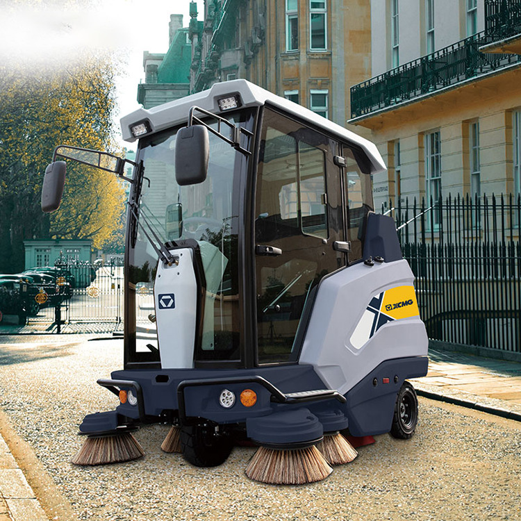 XCMG Official XGHD160ASAC Road Street Sweeper Truck Ride On Floor Sweeper - Rūpnieciskais slaucītājs: foto 2 XCMG Official XGHD160ASAC Road Street Sweeper Truck Ride On Floor Sweeper - Rūpnieciskais slaucītājs: foto 2