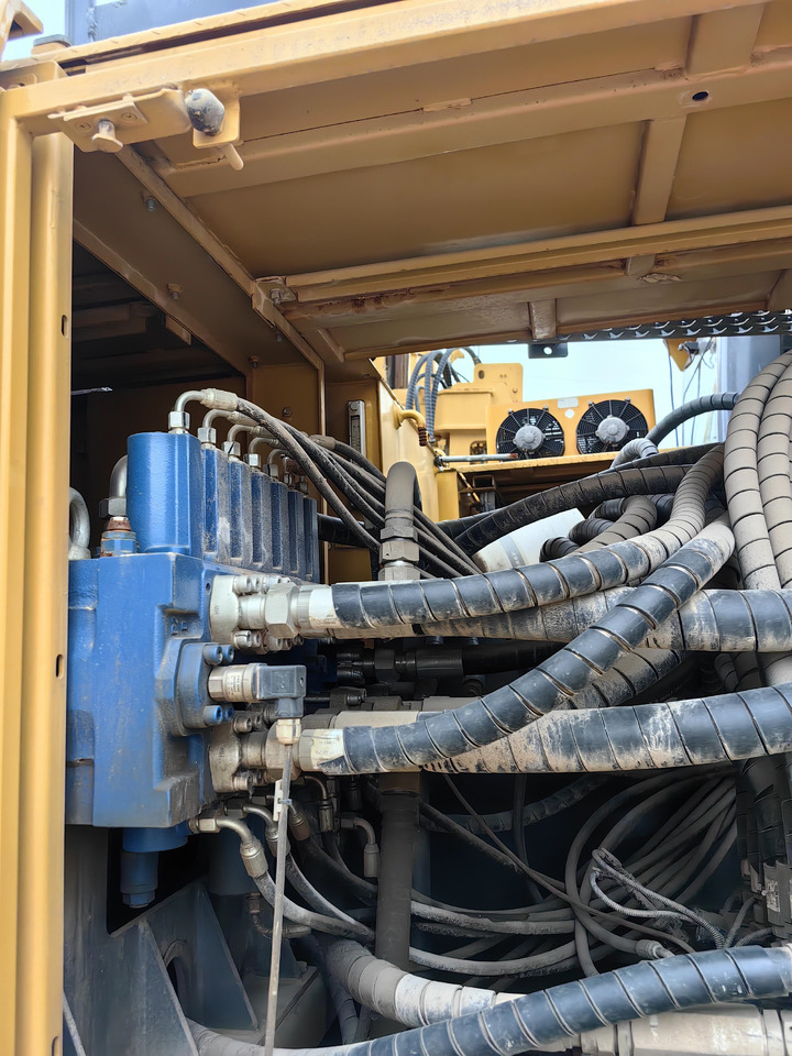 Urbšanas mašīna XCMG Offiical Used Rotary Drilling Rigs Drilling Machine XR220D Pile Drilling Rig For Sale: foto 7 Urbšanas mašīna XCMG Offiical Used Rotary Drilling Rigs Drilling Machine XR220D Pile Drilling Rig For Sale: foto 7