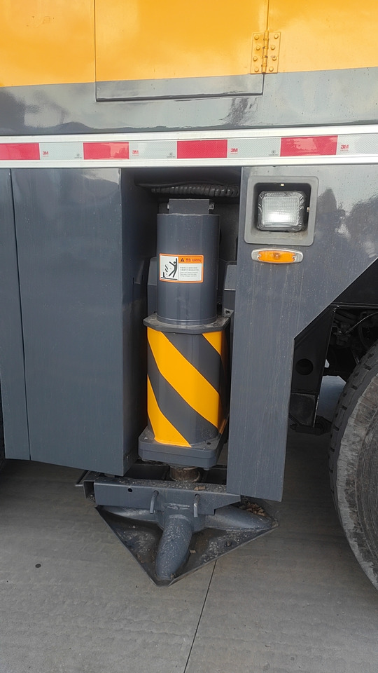 XCMG Truck crane Second Hand mobile hydraulic crane QAY160 Used - Autoceltnis: foto 2 XCMG Truck crane Second Hand mobile hydraulic crane QAY160 Used - Autoceltnis: foto 2