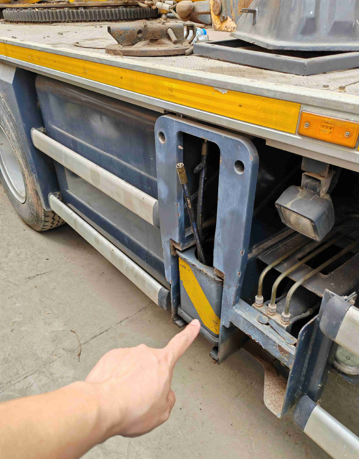 XCMG XCT16_Y 16ton mobile drive 4-Section Telescopic Crane truck - Autoceltnis: foto 4 XCMG XCT16_Y 16ton mobile drive 4-Section Telescopic Crane truck - Autoceltnis: foto 4