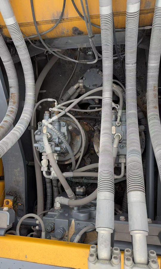 Kāpurķēžu ekskavators XCMG XE690DK heavy duty used excavator crawler price: foto 7