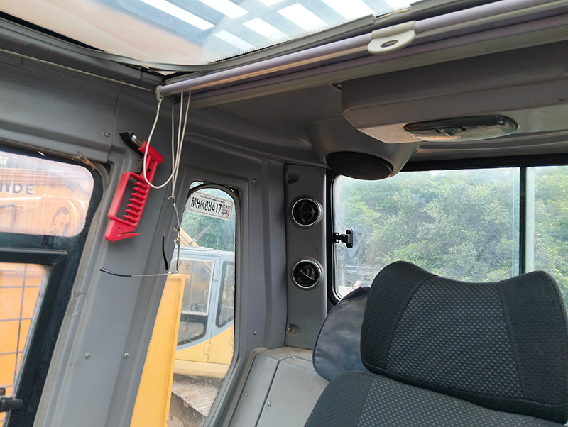 Kāpurķēžu celtnis XCMG XGC150-IA 150ton crawler crane price: foto 9