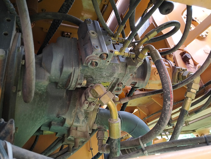 Kāpurķēžu celtnis XCMG XGC150-IA 150ton crawler crane price: foto 6