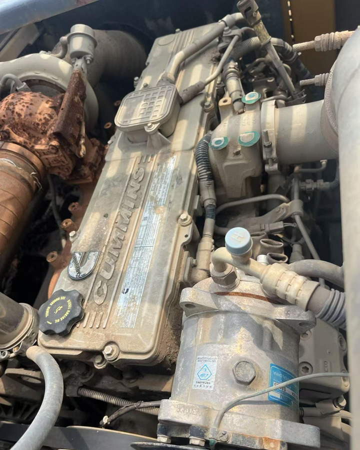 XCMG XR220D mobile crawler rotary drilling rig 25m - Urbšanas mašīna: foto 4 XCMG XR220D mobile crawler rotary drilling rig 25m - Urbšanas mašīna: foto 4