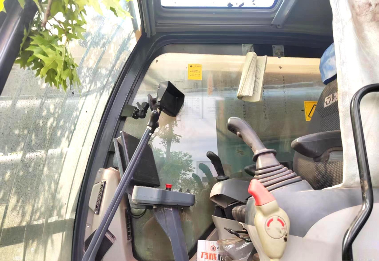 XCMG certified used rotary drilling rig XR240E - Urbšanas mašīna: foto 5 XCMG certified used rotary drilling rig XR240E - Urbšanas mašīna: foto 5