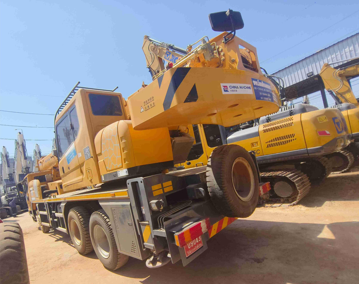 XCMG official second hand 4-Section Telescopic crane truck XCT16_Y - Autoceltnis: foto 4 XCMG official second hand 4-Section Telescopic crane truck XCT16_Y - Autoceltnis: foto 4