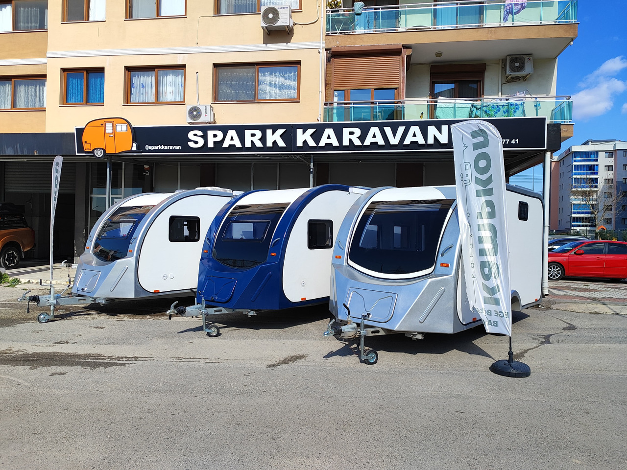 KAMPKON DEALER - Dzīvojamais treileris: foto 4 KAMPKON DEALER - Dzīvojamais treileris: foto 4