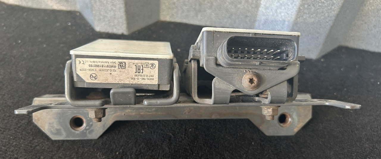 ACTROS MP4 RBZ RADAR CONTROL MODULE - Elektroniskais vadības bloks (ECU): foto 3 ACTROS MP4 RBZ RADAR CONTROL MODULE - Elektroniskais vadības bloks (ECU): foto 3