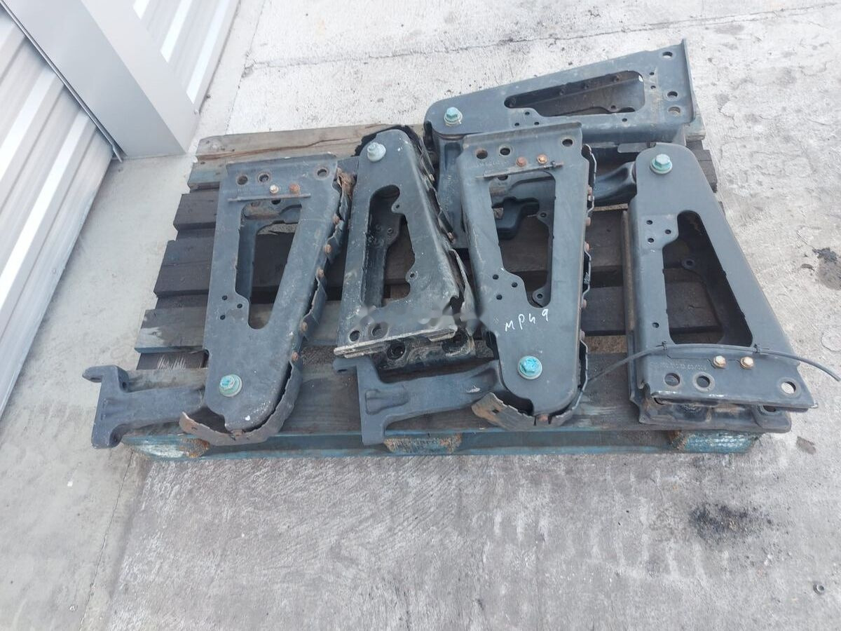 Cabin suspension A Mercedes-Benz ACTROS MP4 truck - Kabīnes piekare - Kravas automašīna: foto 2 Cabin suspension A Mercedes-Benz ACTROS MP4 truck - Kabīnes piekare - Kravas automašīna: foto 2