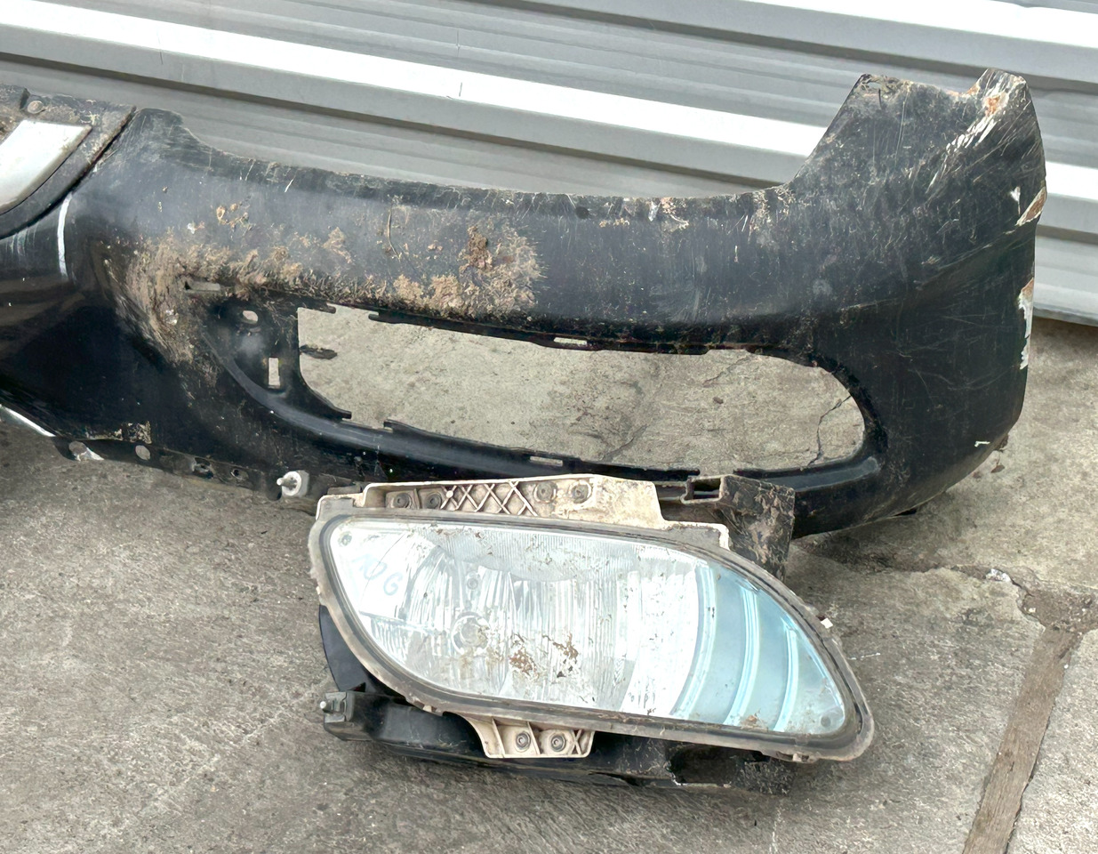 DAF XF 106 480 FRONT BUMPER WITH HALOGENS - Buferis: foto 4 DAF XF 106 480 FRONT BUMPER WITH HALOGENS - Buferis: foto 4