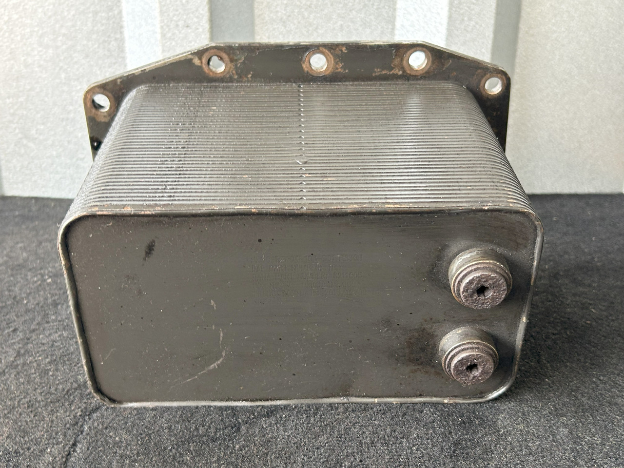 DAF XF 106 MX-11 44 OIL COOLER - Eļļas dzesētājs: foto 4 DAF XF 106 MX-11 44 OIL COOLER - Eļļas dzesētājs: foto 4