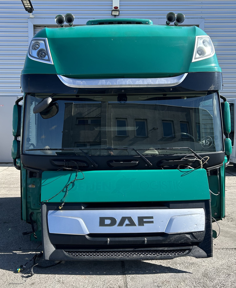 DAF XF 106 SUPER SPACE CAB LIFT truck - Kabīne - Kravas automašīna: foto 1 DAF XF 106 SUPER SPACE CAB LIFT truck - Kabīne - Kravas automašīna: foto 1