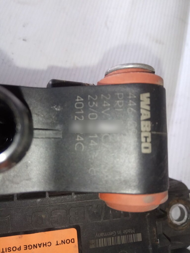 Elektrozawór AdBlue WABCO 446091304 DAF XF 106 truck - Izplūdes sistēma - Kravas automašīna: foto 5 Elektrozawór AdBlue WABCO 446091304 DAF XF 106 truck - Izplūdes sistēma - Kravas automašīna: foto 5