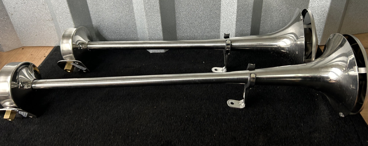 FIAMM 2 TRUMPETS, SHORT + LONG + ASSEMBLY KIT FIAMM, ORIGINAL FOR MERCEDES ACTROS MP5 - Universāla rezerves daļa: foto 2 FIAMM 2 TRUMPETS, SHORT + LONG + ASSEMBLY KIT FIAMM, ORIGINAL FOR MERCEDES ACTROS MP5 - Universāla rezerves daļa: foto 2