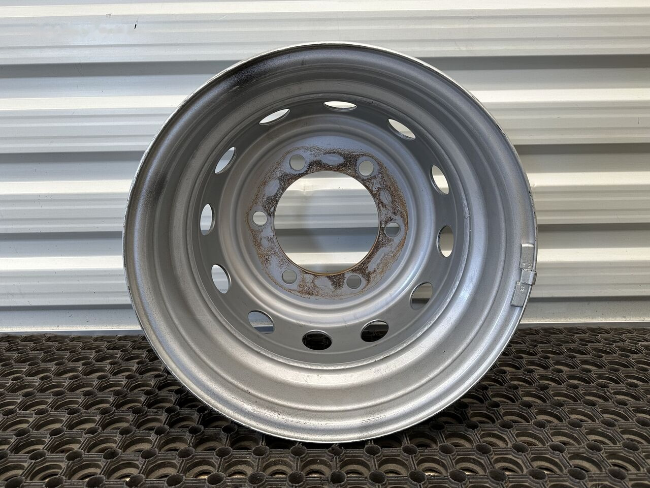 IVECO 6x205 16 IVECO DAILY - Riteņa disks - Kravas automašīna: foto 5 IVECO 6x205 16 IVECO DAILY - Riteņa disks - Kravas automašīna: foto 5