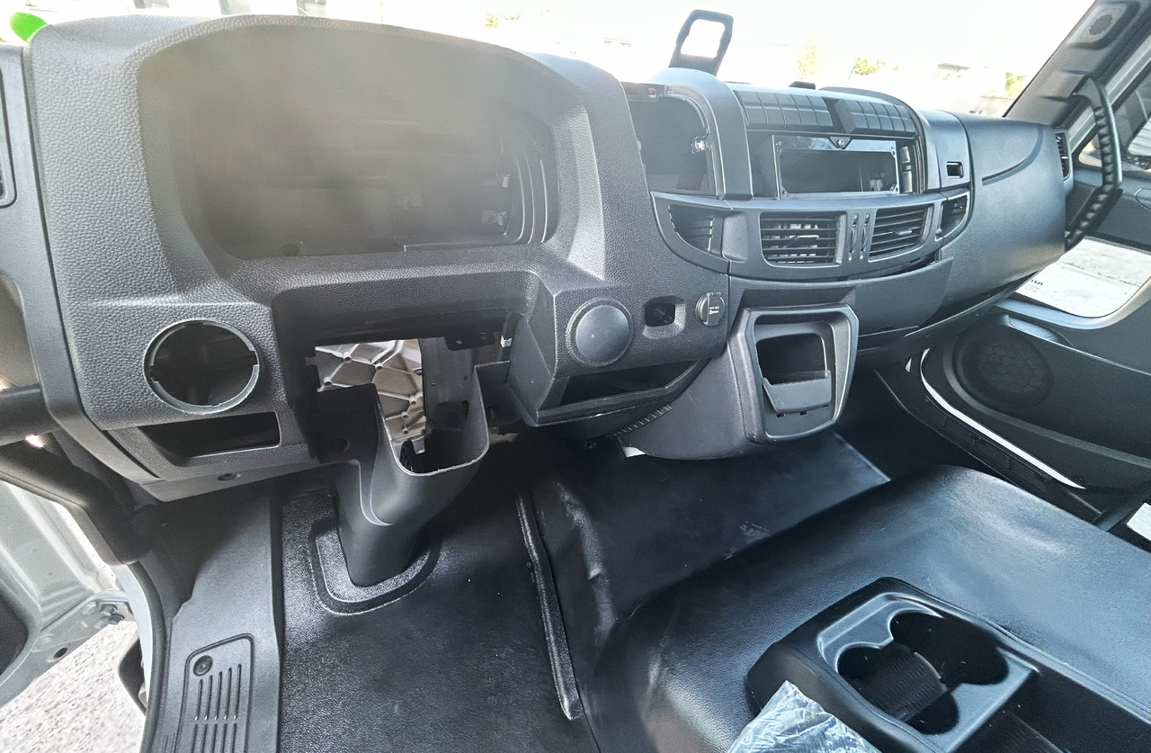 Jaunā Kabīne - Vieglā automašīna IVECO Eurocargo 75 DAY cabine Fahrerhaus Cab 2025: foto 25
