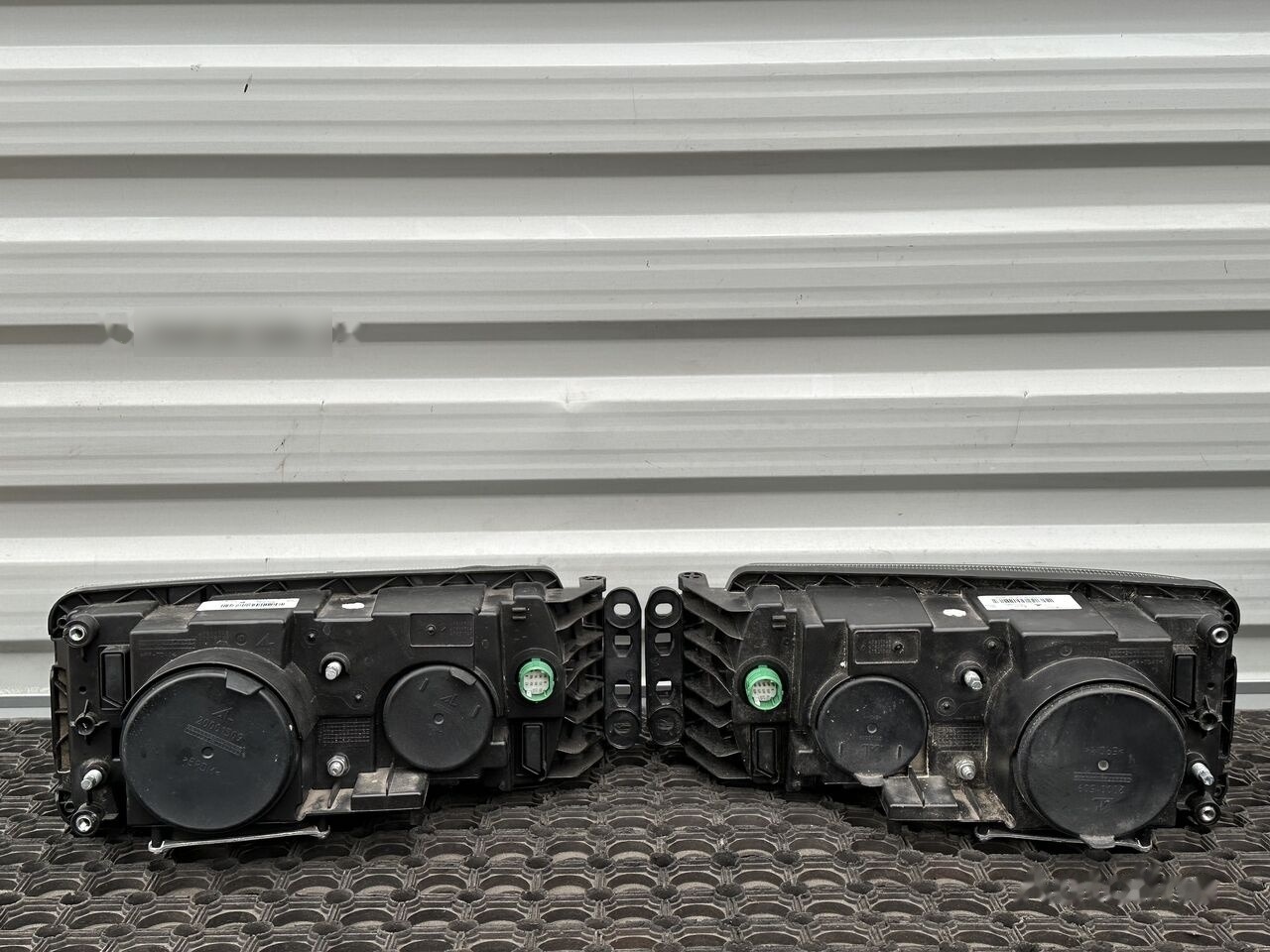 IVECO STRALIS / EUROCARGO 5801745452 / 5801745449 IVECO 5801745452 / 5801745449 truck - Tuvās gaismas - Kravas automašīna: foto 2 IVECO STRALIS / EUROCARGO 5801745452 / 5801745449 IVECO 5801745452 / 5801745449 truck - Tuvās gaismas - Kravas automašīna: foto 2