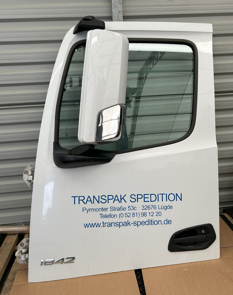 MERCEDES ACTROS MP4 DOOR LEFT WITH MIRROR - Durvis un rezerves daļas: foto 1 MERCEDES ACTROS MP4 DOOR LEFT WITH MIRROR - Durvis un rezerves daļas: foto 1