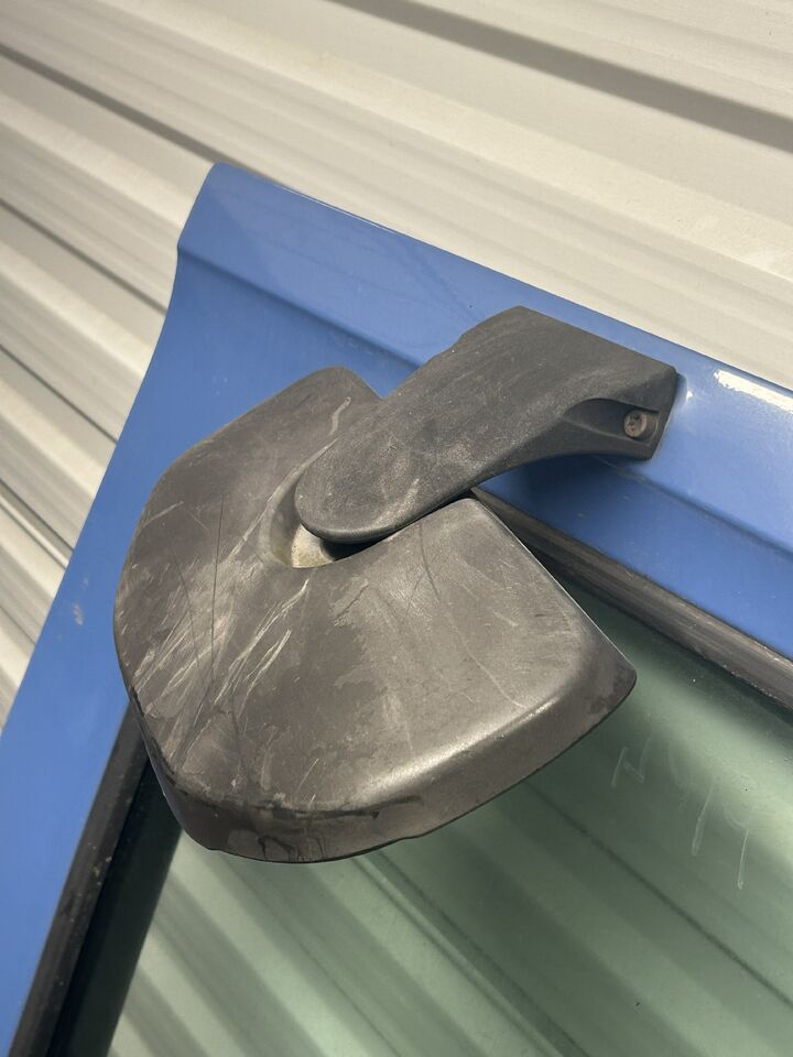 MERCEDES ACTROS MP4 DOOR RIGHT EITH RAMP MIRROR - Durvis un rezerves daļas: foto 5 MERCEDES ACTROS MP4 DOOR RIGHT EITH RAMP MIRROR - Durvis un rezerves daļas: foto 5