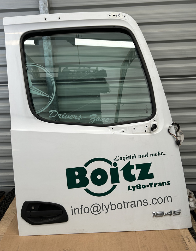 MERCEDES ACTROS MP4 DOOR RIGHT - Durvis un rezerves daļas: foto 1 MERCEDES ACTROS MP4 DOOR RIGHT - Durvis un rezerves daļas: foto 1