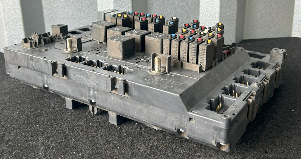 MERCEDES AROCS MP4 A FUSE MODULE SAM - Drošinātājs: foto 4 MERCEDES AROCS MP4 A FUSE MODULE SAM - Drošinātājs: foto 4