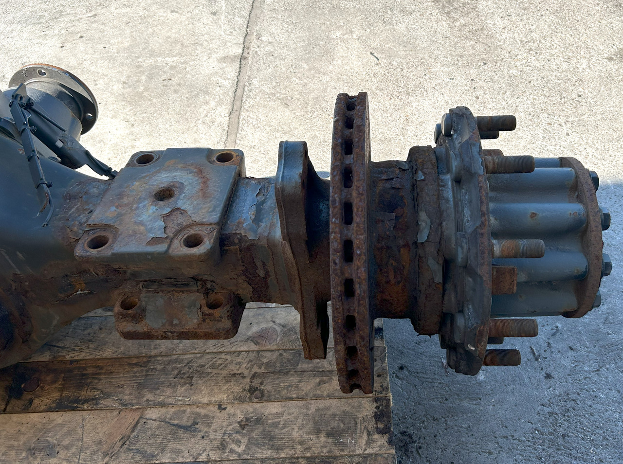 MERCEDES AXLE + HUBS R440-13,0 2,733 ACTROS MP4 - Aizmugurējā ass: foto 4 MERCEDES AXLE + HUBS R440-13,0 2,733 ACTROS MP4 - Aizmugurējā ass: foto 4