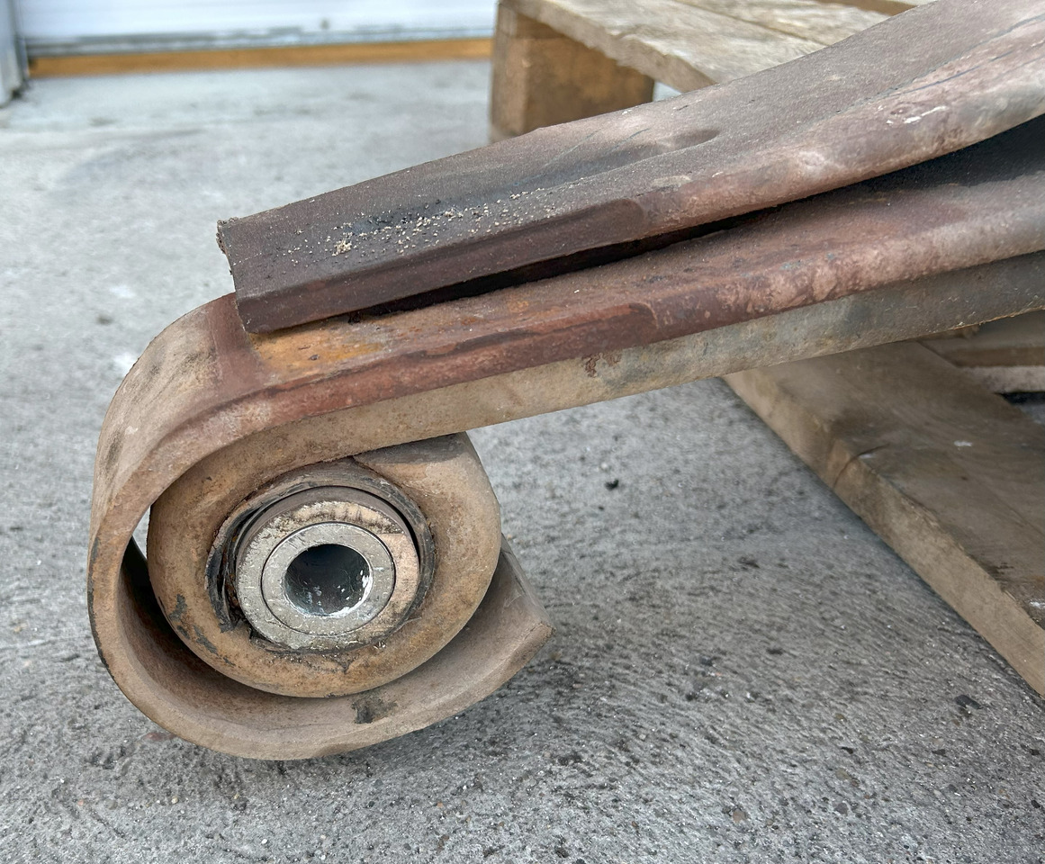 MERCEDES-BENZ 3-LEAF SPRING FRONT FOR MERCEDES AROCS MP4 - Tērauda piekare: foto 3 MERCEDES-BENZ 3-LEAF SPRING FRONT FOR MERCEDES AROCS MP4 - Tērauda piekare: foto 3