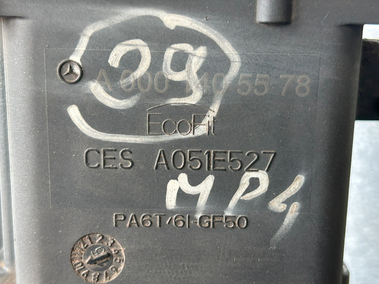 MERCEDES-BENZ AROCS MP4 ADBLUE PUMP - Izplūdes sistēma - Kravas automašīna: foto 2 MERCEDES-BENZ AROCS MP4 ADBLUE PUMP - Izplūdes sistēma - Kravas automašīna: foto 2