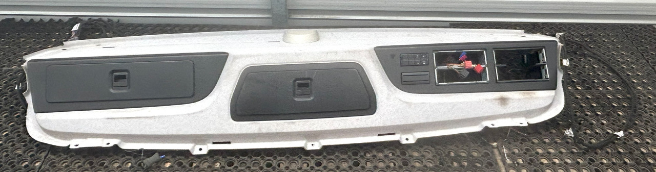 MERCEDES-BENZ UPPER COCKPIT STORAGE COMPARTMENTS SHELVES SHELF STORAGE COMPARTMENT L StreamSpace, 2.30 m - Kabīne un interjers: foto 2 MERCEDES-BENZ UPPER COCKPIT STORAGE COMPARTMENTS SHELVES SHELF STORAGE COMPARTMENT L StreamSpace, 2.30 m - Kabīne un interjers: foto 2