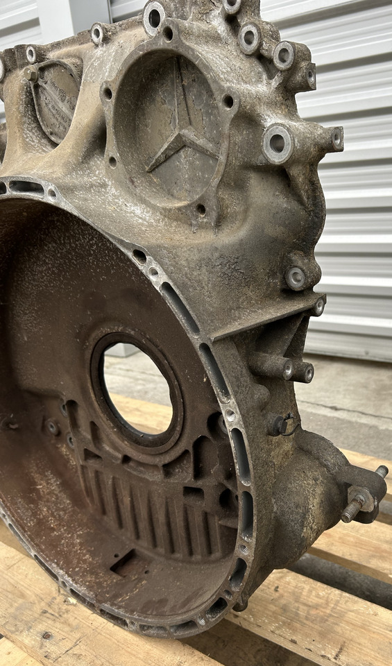 MERCEDES CLUTCH TIMING HOUSING ACTROS MP4 - Sadales vārpsta: foto 3 MERCEDES CLUTCH TIMING HOUSING ACTROS MP4 - Sadales vārpsta: foto 3