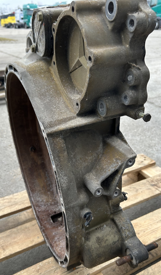 MERCEDES CLUTCH TIMING HOUSING ACTROS MP4 - Sadales vārpsta: foto 5 MERCEDES CLUTCH TIMING HOUSING ACTROS MP4 - Sadales vārpsta: foto 5