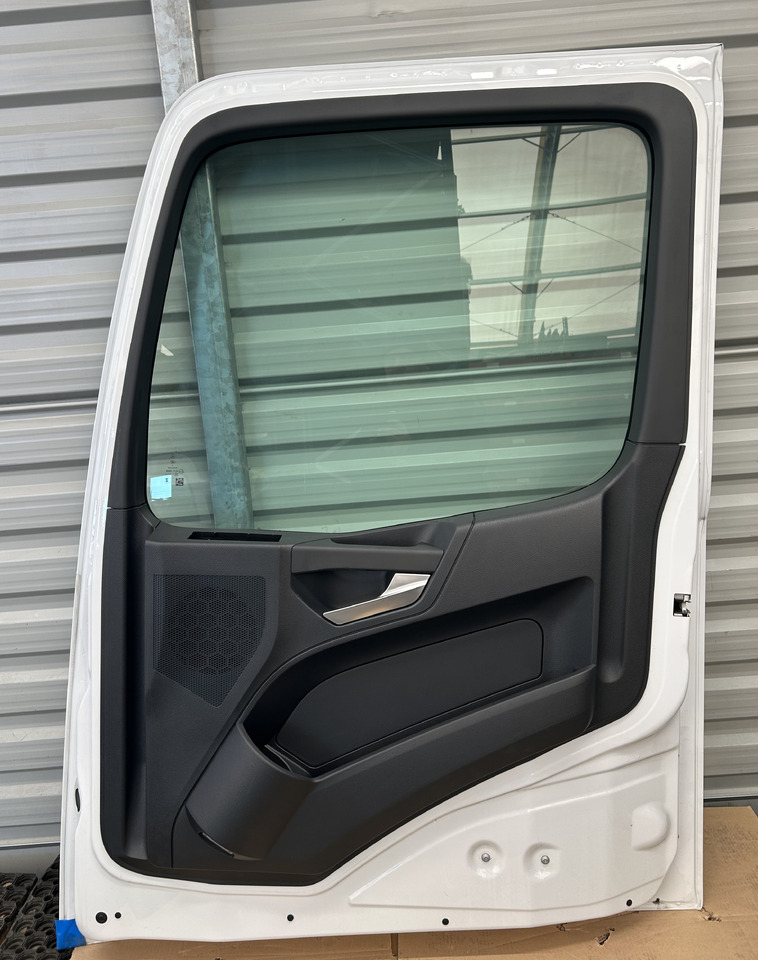 MERCEDES DOOR RIGHT narrow cab M-CLASSIC SPACE ACTROS AROCS MP4 MP5 BRAND NEW - Durvis un rezerves daļas: foto 2 MERCEDES DOOR RIGHT narrow cab M-CLASSIC SPACE ACTROS AROCS MP4 MP5 BRAND NEW - Durvis un rezerves daļas: foto 2