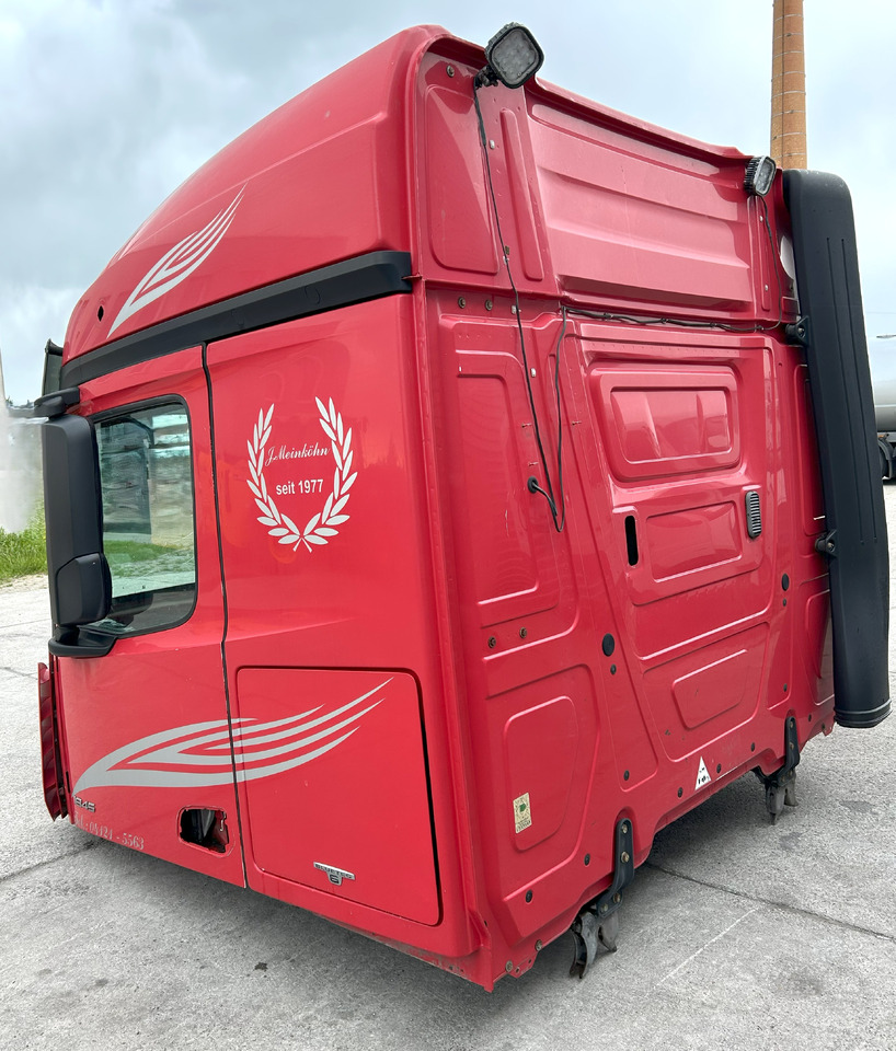 Mercedes Actros MP4 L StreamSpace 2,50 - Kabīne: foto 3 Mercedes Actros MP4 L StreamSpace 2,50 - Kabīne: foto 3