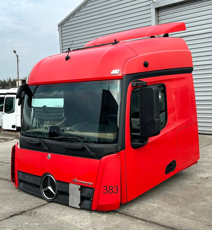 Mercedes Actros MP4 - Kabīne: foto 2 Mercedes Actros MP4 - Kabīne: foto 2
