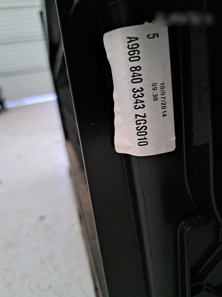 Mercedes-Benz ACTROS MP4 A Mercedes-Benz ACTROS MP4 truck - Kabīne un interjers - Kravas automašīna: foto 2 Mercedes-Benz ACTROS MP4 A Mercedes-Benz ACTROS MP4 truck - Kabīne un interjers - Kravas automašīna: foto 2