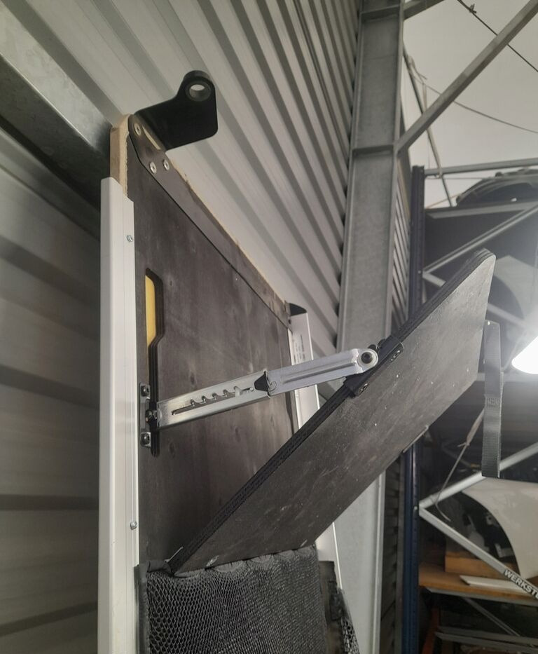 Mercedes-Benz ACTROS MP4 A9609705149 - Kabīne un interjers - Kravas automašīna: foto 4 Mercedes-Benz ACTROS MP4 A9609705149 - Kabīne un interjers - Kravas automašīna: foto 4