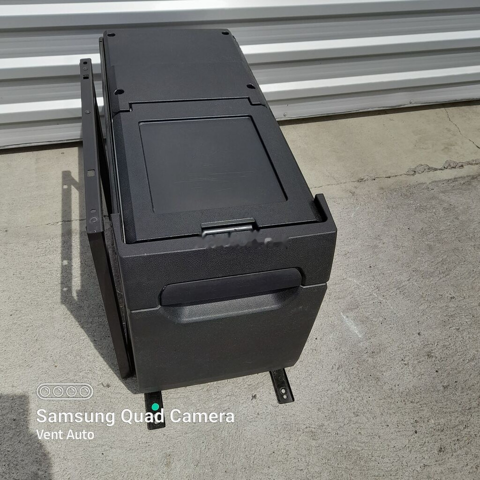 Mercedes-Benz ACTROS MP4 A9618406143 Mercedes-Benz A9618406143 - Kabīne un interjers - Kravas automašīna: foto 2 Mercedes-Benz ACTROS MP4 A9618406143 Mercedes-Benz A9618406143 - Kabīne un interjers - Kravas automašīna: foto 2