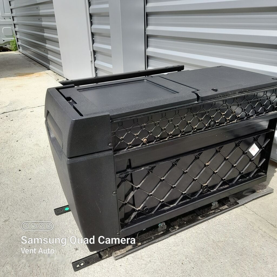 Mercedes-Benz ACTROS MP4 A9618406143 Mercedes-Benz A9618406143 - Kabīne un interjers - Kravas automašīna: foto 3 Mercedes-Benz ACTROS MP4 A9618406143 Mercedes-Benz A9618406143 - Kabīne un interjers - Kravas automašīna: foto 3