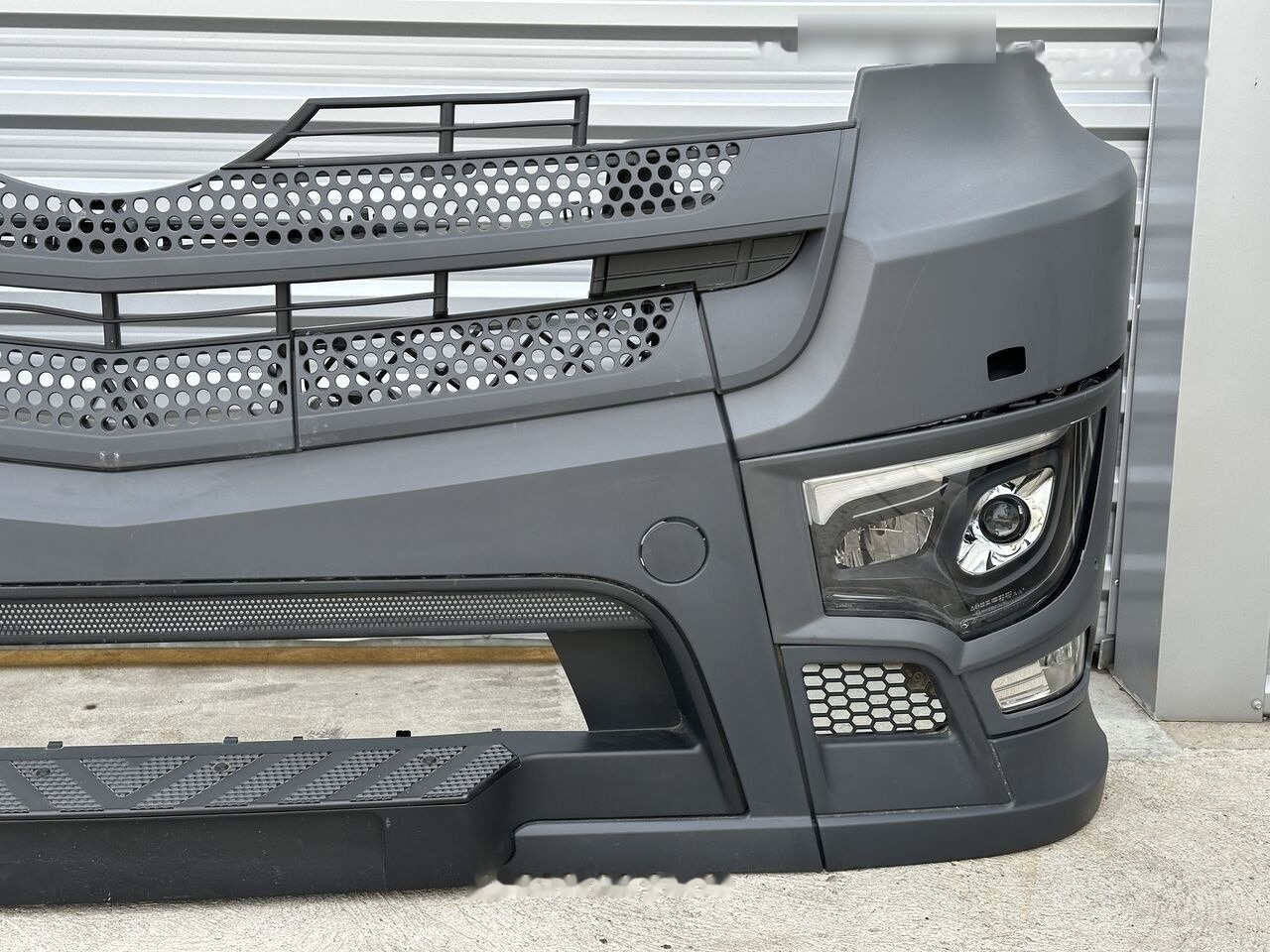 Mercedes-Benz ACTROS MP4 MP5 A9618203159 A9618203059 Mercedes-Benz A 9608801690 A9618203159 A9618203059 - Buferis - Kravas automašīna: foto 4 Mercedes-Benz ACTROS MP4 MP5 A9618203159 A9618203059 Mercedes-Benz A 9608801690 A9618203159 A9618203059 - Buferis - Kravas automašīna: foto 4