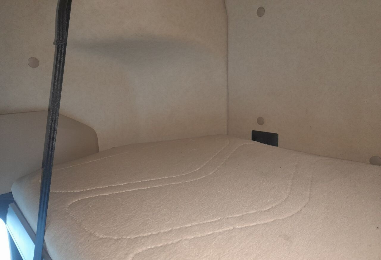 Mercedes-Benz ACTROS Mercedes-Benz - Kabīne un interjers - Kravas automašīna: foto 5 Mercedes-Benz ACTROS Mercedes-Benz - Kabīne un interjers - Kravas automašīna: foto 5