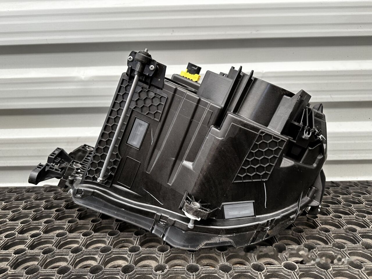 Mercedes-Benz LED ACTROS AROCS MP5 Mercedes-Benz ACTROS MP4 - Tuvās gaismas - Kravas automašīna: foto 4 Mercedes-Benz LED ACTROS AROCS MP5 Mercedes-Benz ACTROS MP4 - Tuvās gaismas - Kravas automašīna: foto 4