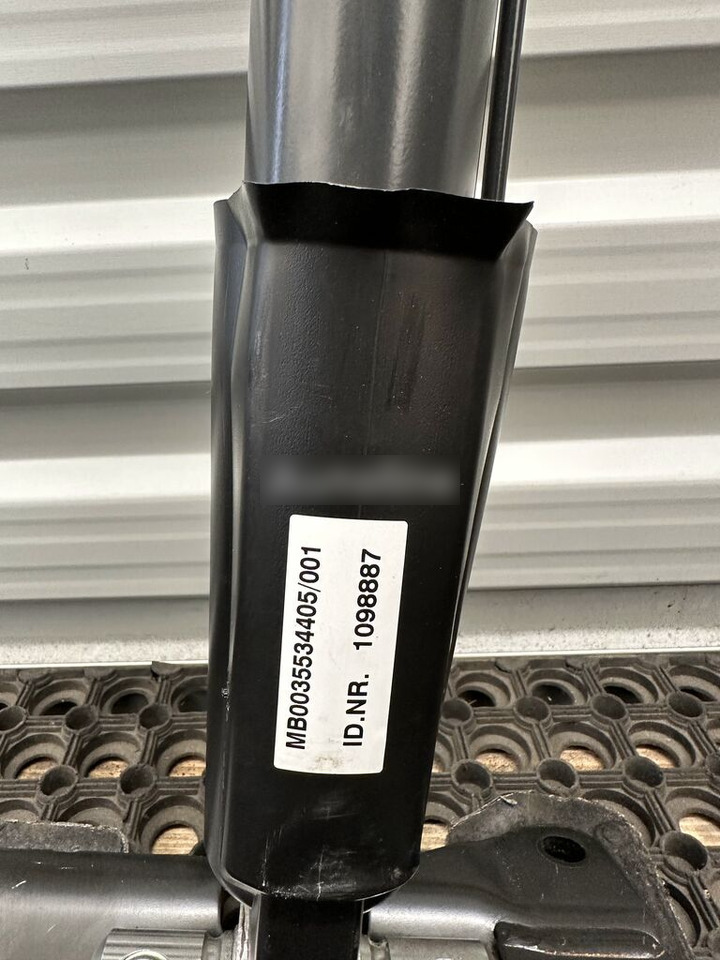 SIŁOWNIK PODNOSZENIA KABINY MB0035534405 ACTROS ATEGO MP4 Mercedes-Benz MB0035534405 truck - Hidrauliskais cilindrs - Kravas automašīna: foto 2 SIŁOWNIK PODNOSZENIA KABINY MB0035534405 ACTROS ATEGO MP4 Mercedes-Benz MB0035534405 truck - Hidrauliskais cilindrs - Kravas automašīna: foto 2