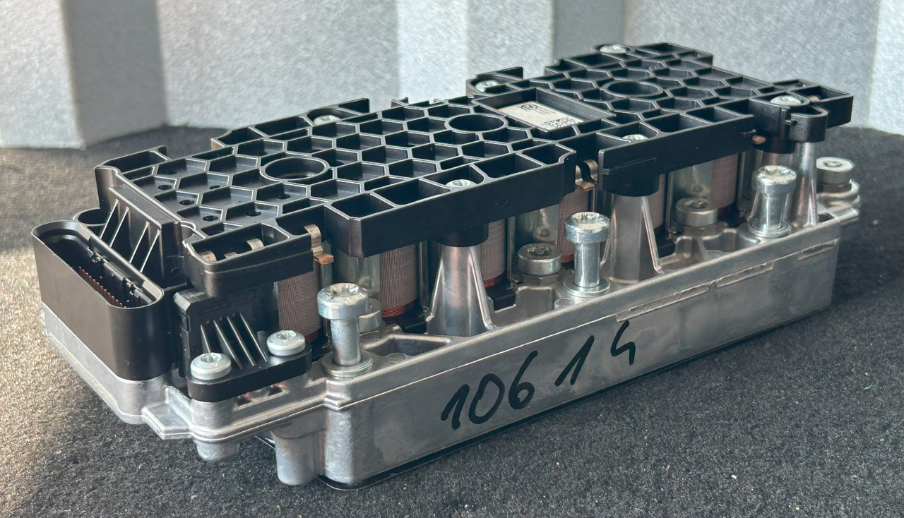 ZF DAF XF 106 530 TRAXON ZF VALVE BLOCK - Elektroniskais vadības bloks (ECU) - Kravas automašīna: foto 1 ZF DAF XF 106 530 TRAXON ZF VALVE BLOCK - Elektroniskais vadības bloks (ECU) - Kravas automašīna: foto 1