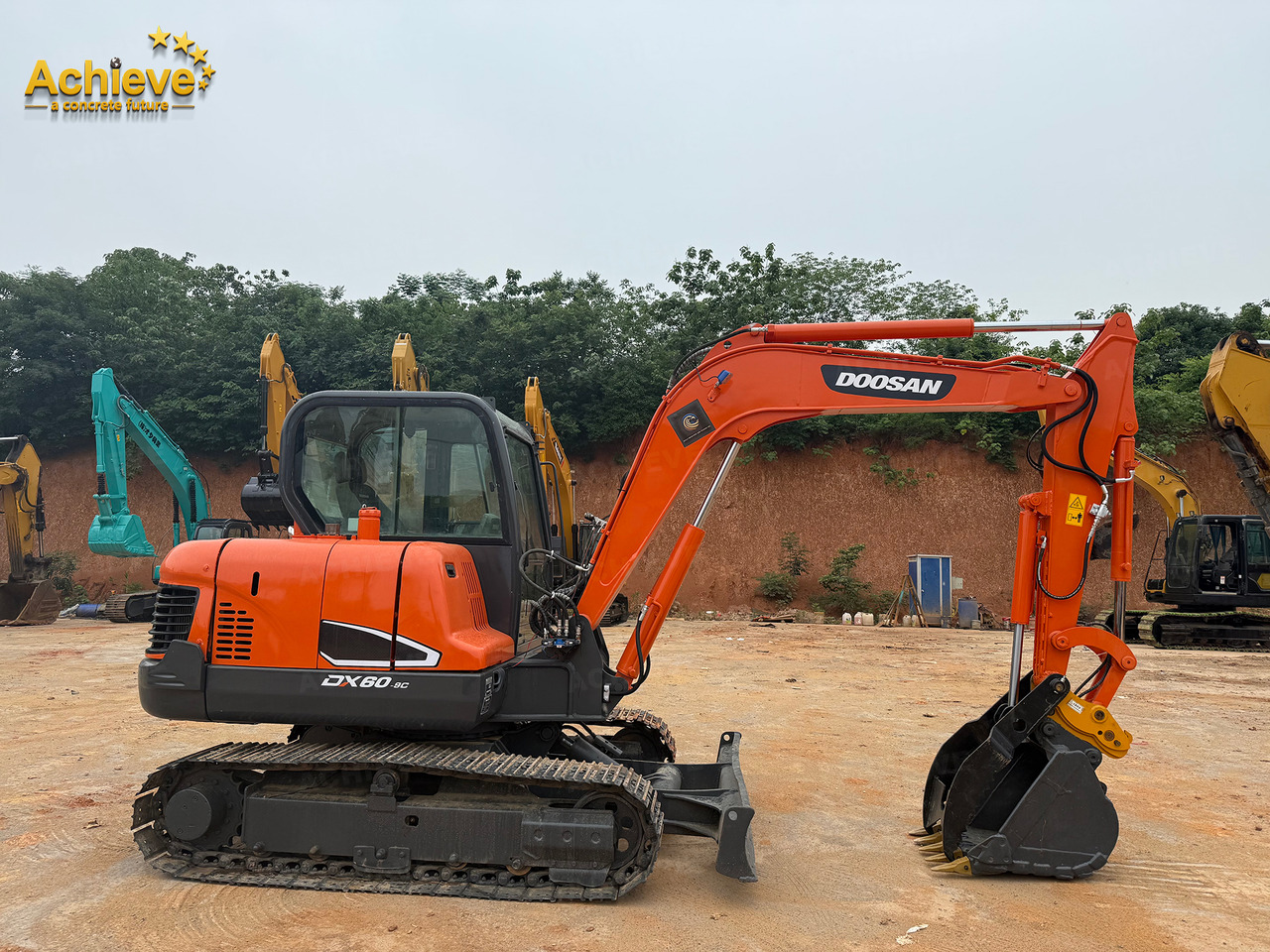 DOOSAN Diwanlun DX60-9 Excavator 38.9(52.1)/2100kW(HP) / rpm D24C 0.23m3 5700kg 4.2+2.8Ton 【ACHIEVE】 TOP CONDITION!!! - Kāpurķēžu ekskavators: foto 4 DOOSAN Diwanlun DX60-9 Excavator 38.9(52.1)/2100kW(HP) / rpm D24C 0.23m3 5700kg 4.2+2.8Ton 【ACHIEVE】 TOP CONDITION!!! - Kāpurķēžu ekskavators: foto 4