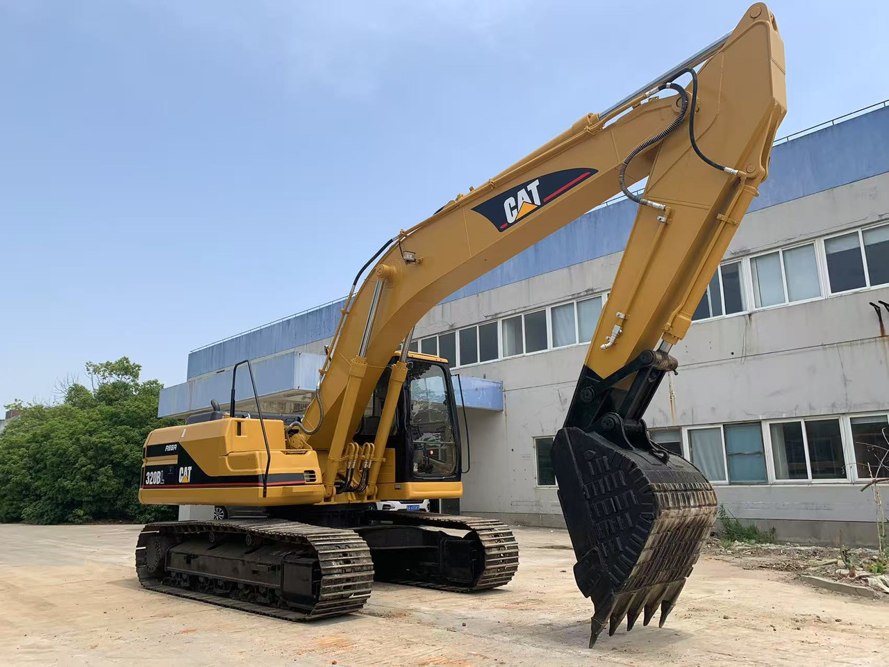 CATERPILLAR 320B, 320BL Secondhand Excavator Made in Japan - Kāpurķēžu ekskavators: foto 2 CATERPILLAR 320B, 320BL Secondhand Excavator Made in Japan - Kāpurķēžu ekskavators: foto 2